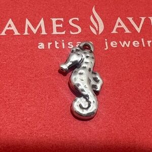 Retired James Avery Seahorse Charm